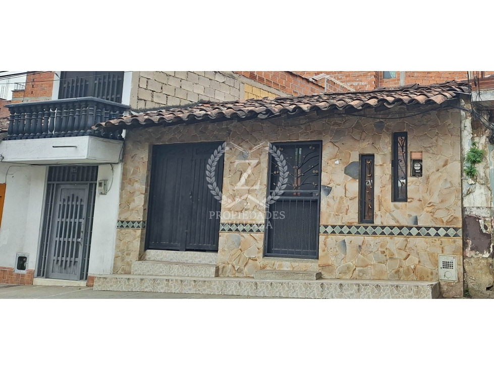 Casa lote para venta en Bello, sector Altavista, Obra 2000