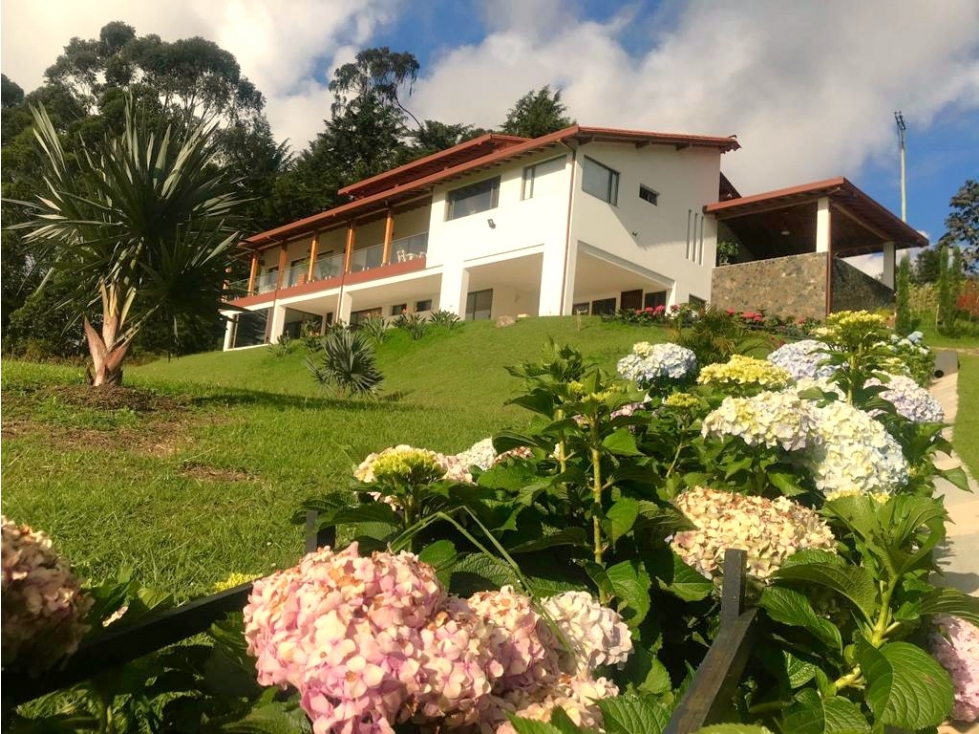 Espectacular Casa Para la Venta En Rionegro Sector Entrada Al Tablazo