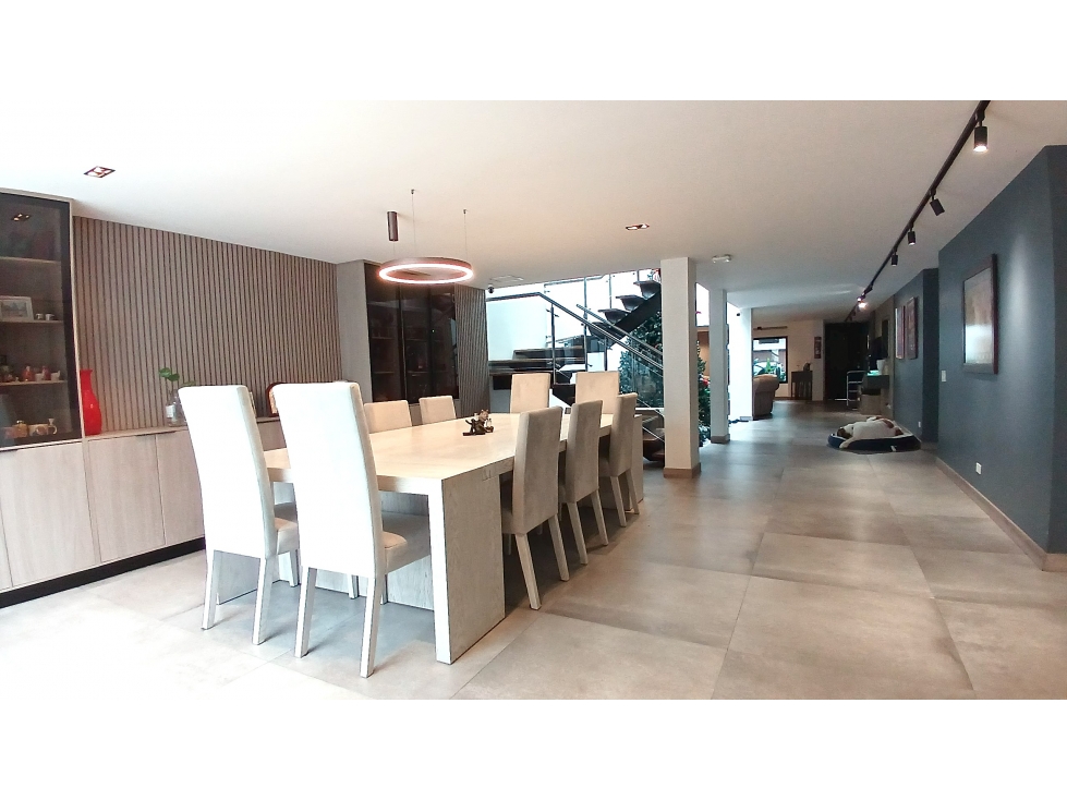 HERMOSA CASA PARA LA VENTA EN MEDELLIN SECTOR LOS COLORES — foto 4