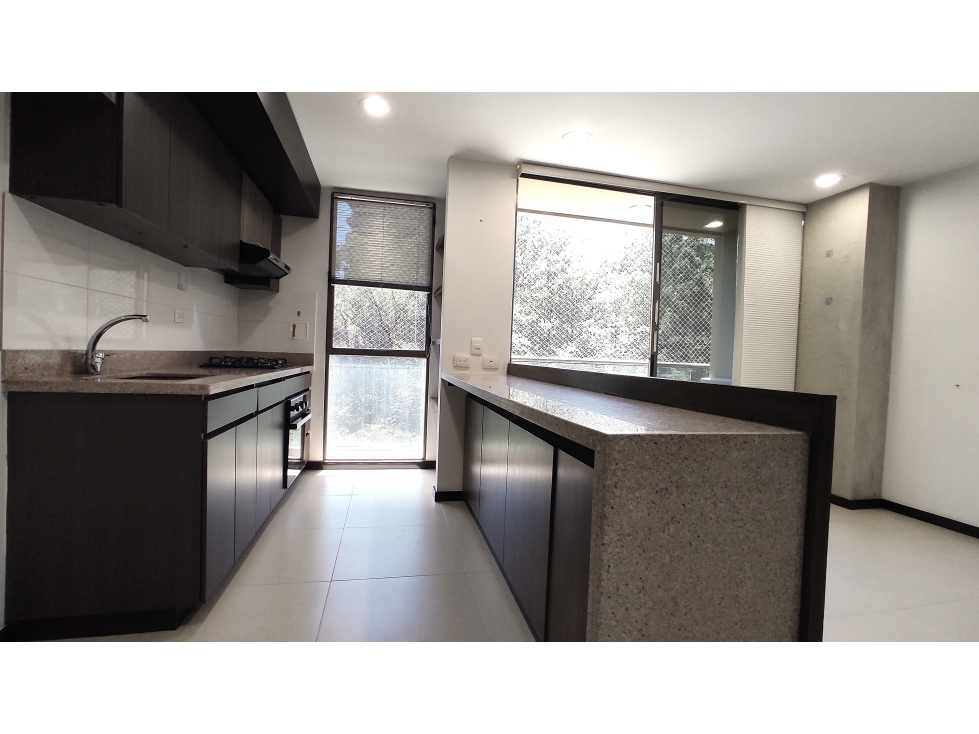 APARTAMENTO PARA ARRIENTO EN EL POBLADO MEDELLIN — foto 2