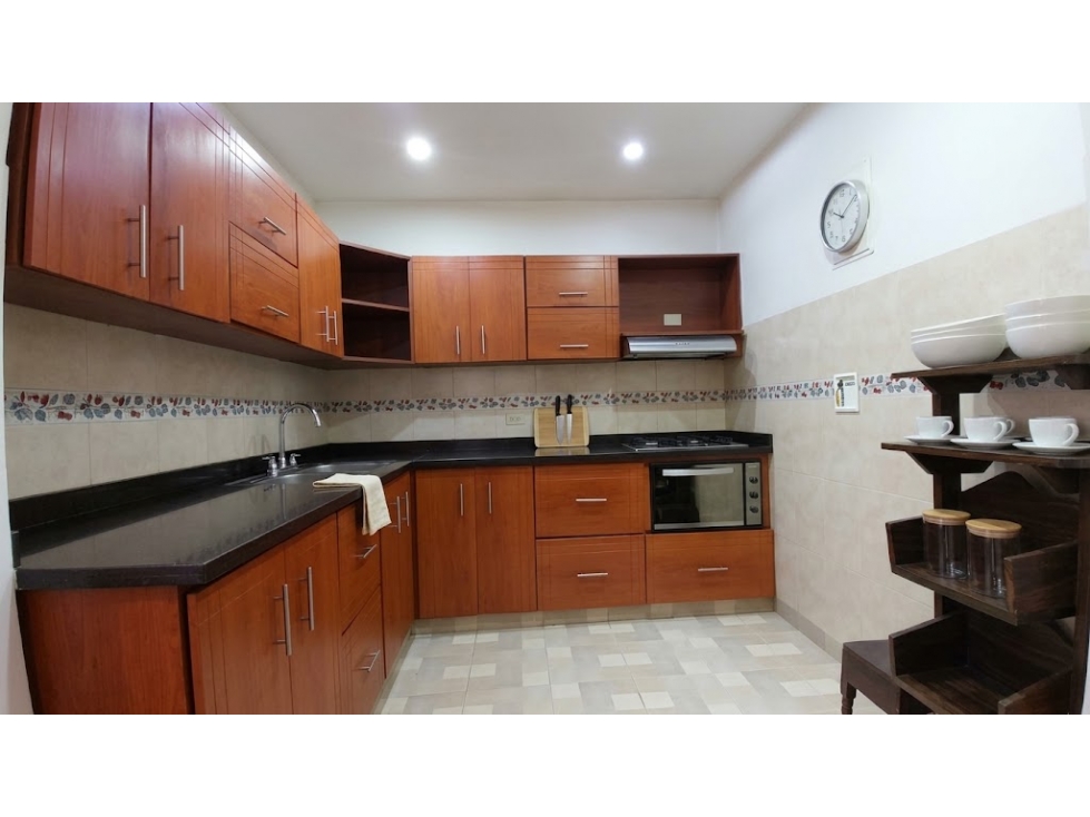 CASA FAMILIAR O CASA LOTE PARA LA VENTA EN MANRIQUE CENTRAL — foto 2