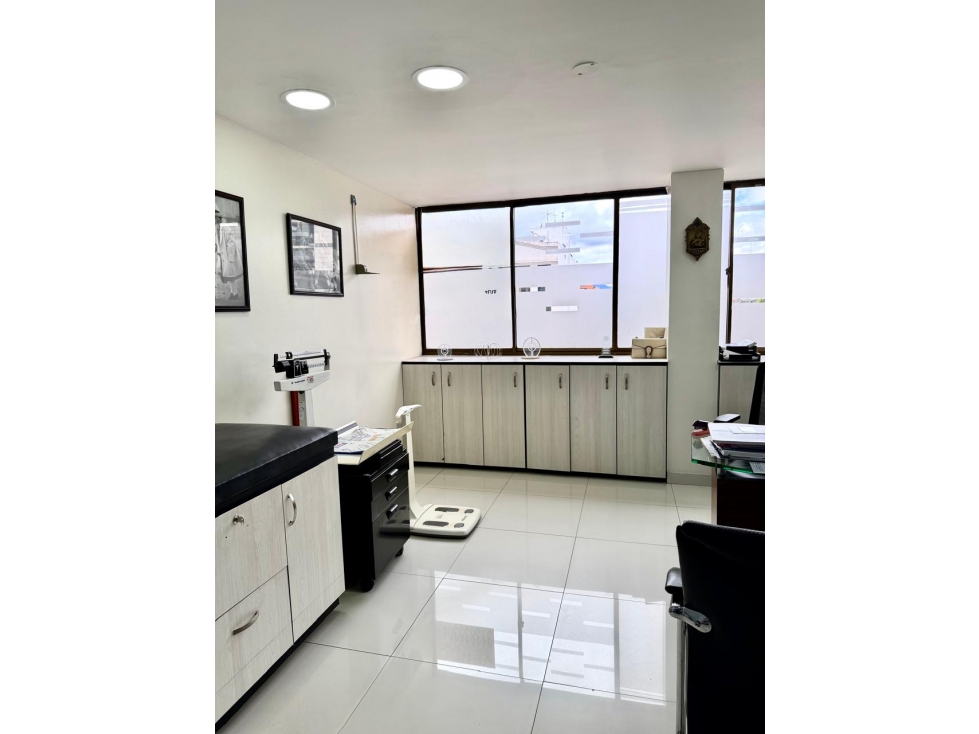 Iluminado consultorio para venta en Santa Bárbara Occidental — foto 5