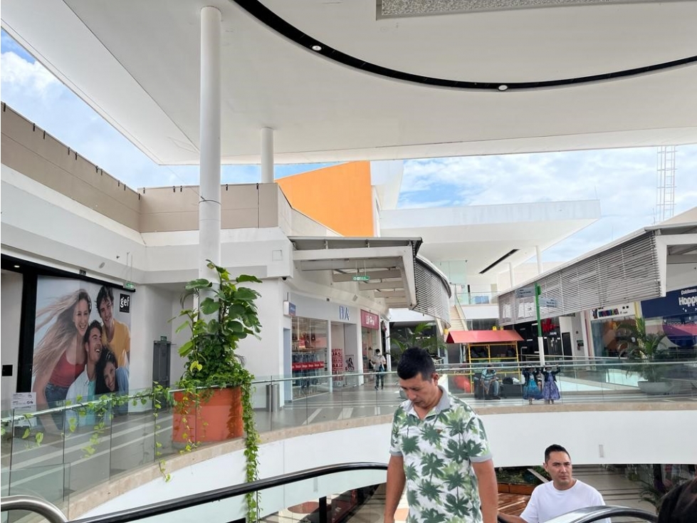 Local en venta Unicentro Girardot - 4