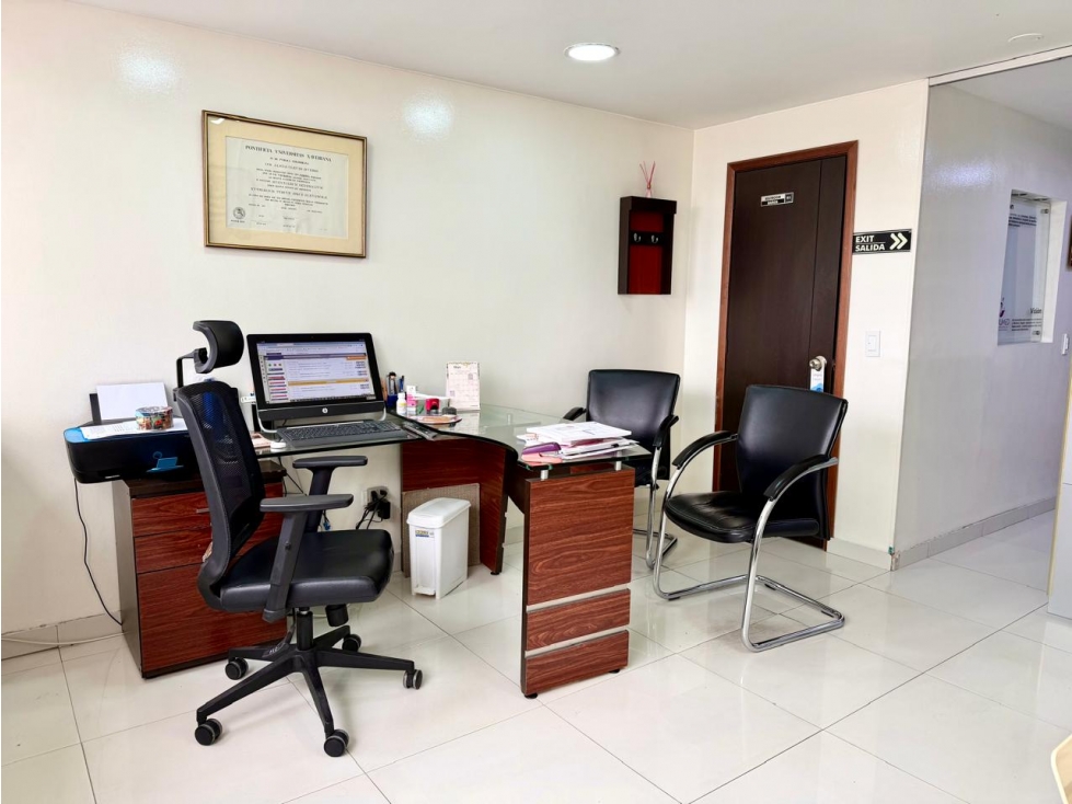 Iluminado consultorio para venta en Santa Bárbara Occidental — foto 2