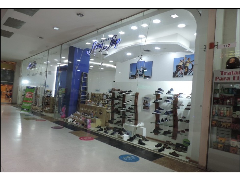 Se venden locales centro Comercial Las Brisas - 3