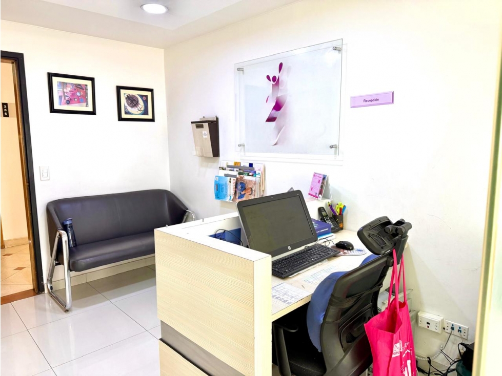 Iluminado consultorio para venta en Santa Bárbara Occidental — foto 4