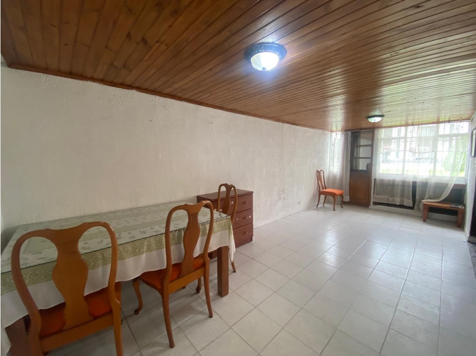 Casa en minuto de Dios 2 pisos. 94 Mts2 construidos, 4 hab. 2 baños.