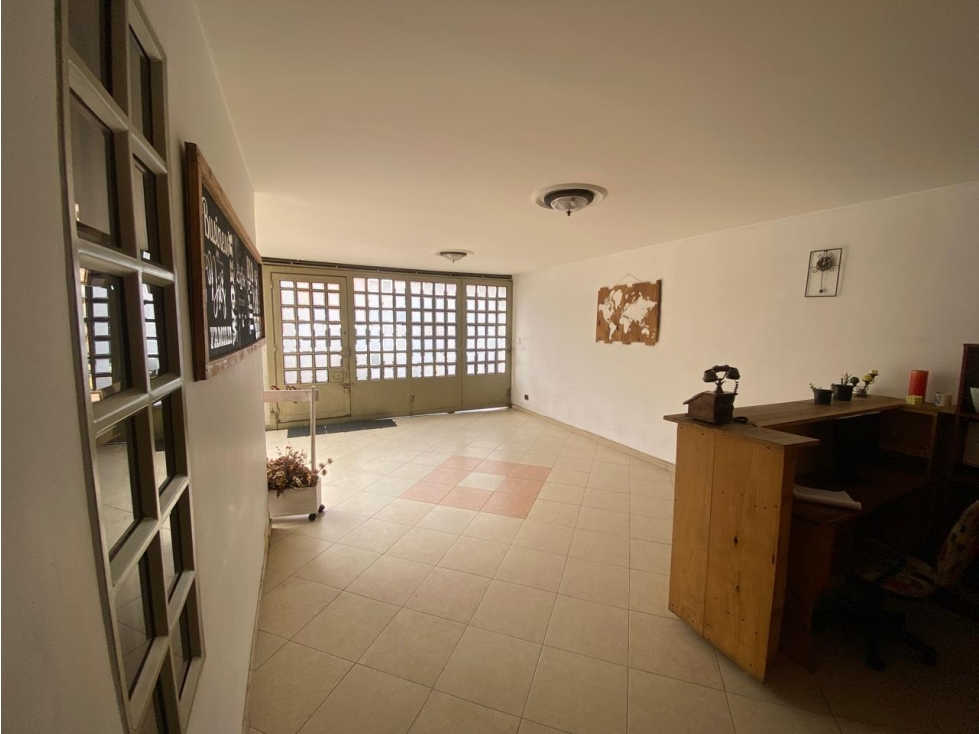 Casa Ciudad montes,250 metros cocina, 5 habitaciones, 3 baños, garaje