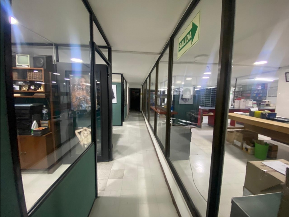 Arriendo Oficina Centro Bogota Segundo piso de 395 Mts2 — foto 2