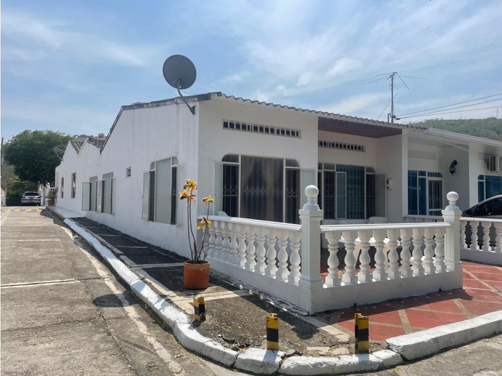 VENTA CASA EN CONJUNTO BRISAS DE GIRARDOT