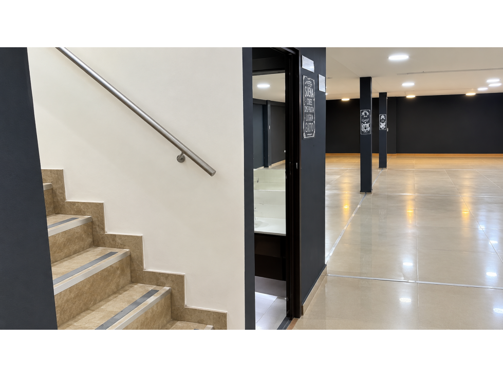 Arriendo Bodega de 580 M2 / 2 plantas en el sur — foto 3