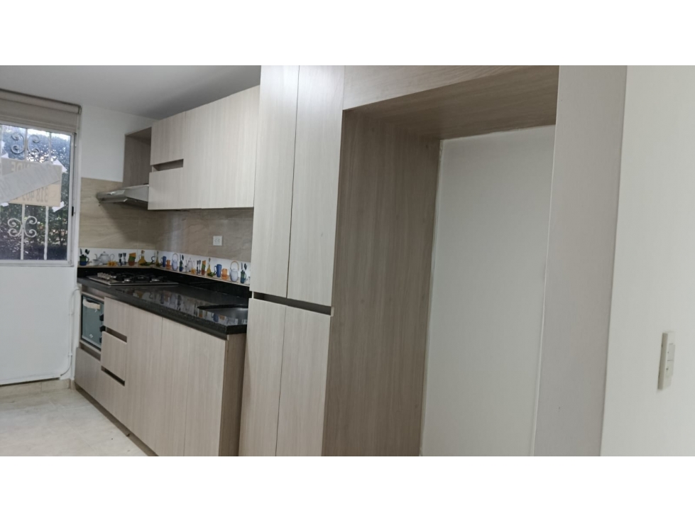 Venta Apartamento Loma de Los Bernal, Medellín