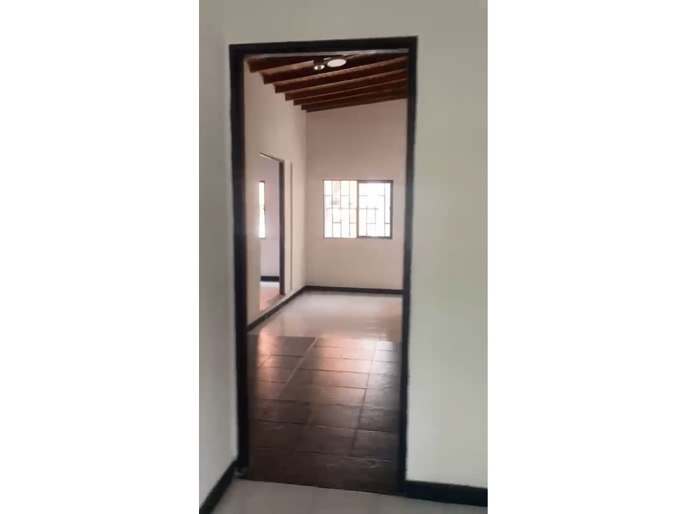 Arriendo casa comercial en la Av. 80 CalasanzMedellín - 2