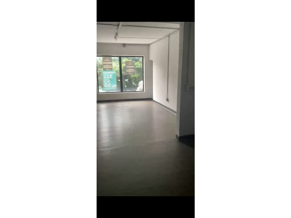 Arriendo casa comercial en la Av. 80 CalasanzMedellín - 1