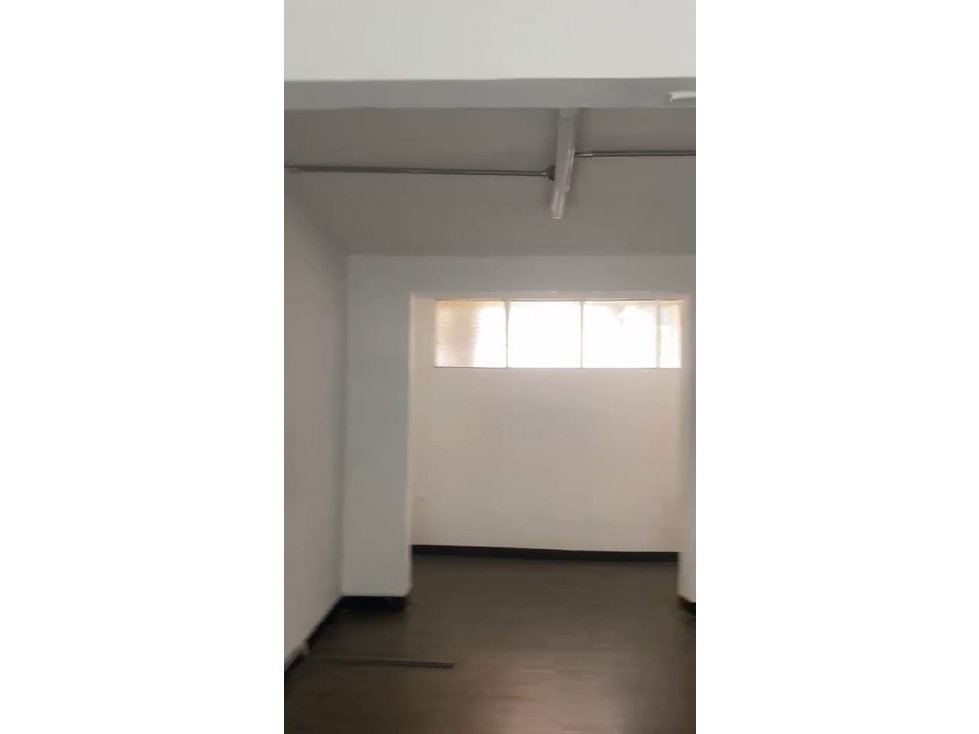 Arriendo casa comercial en la Av. 80 CalasanzMedellín - 3