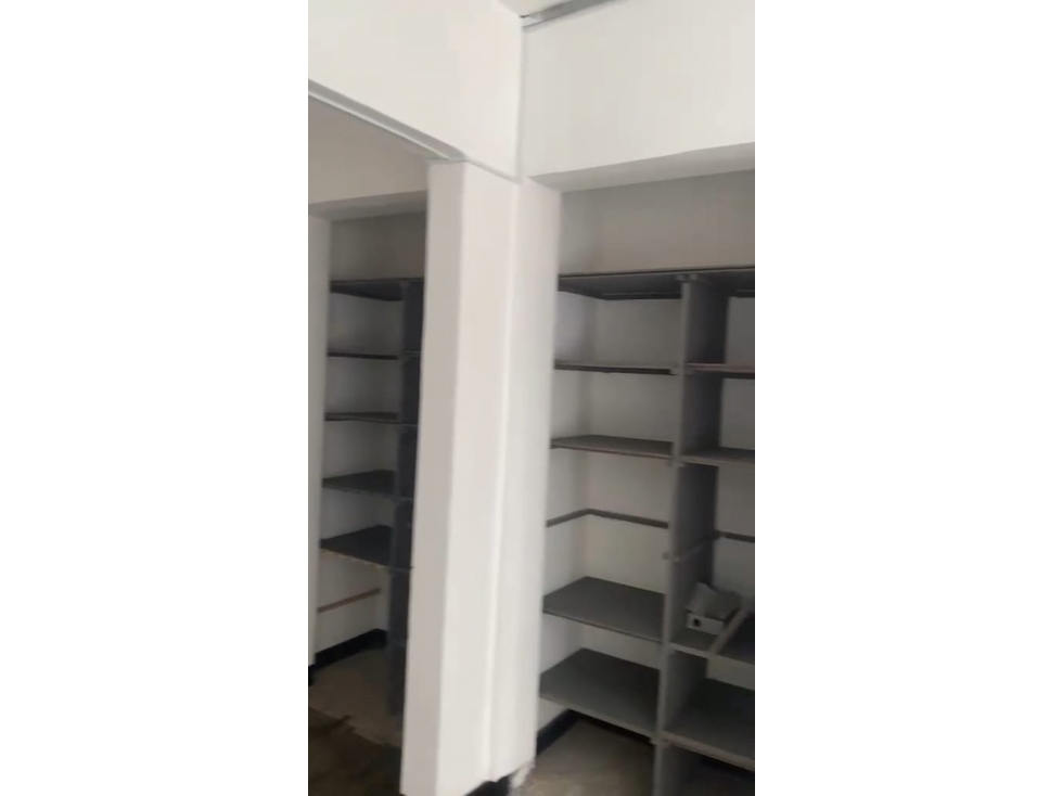 Arriendo casa comercial en la Av. 80 CalasanzMedellín - 4