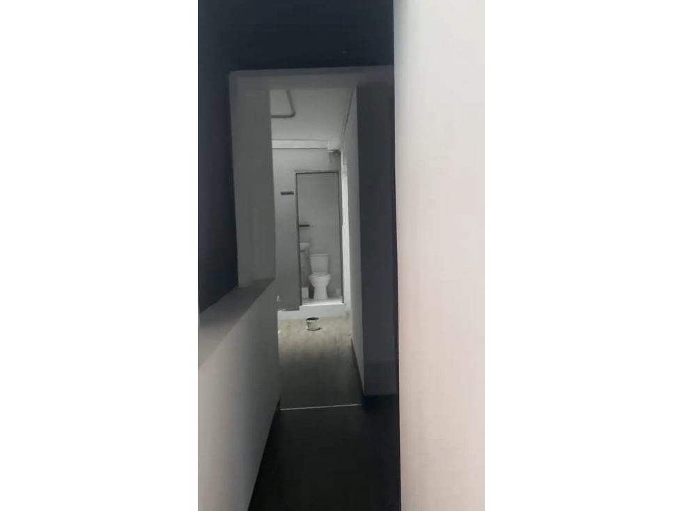 Arriendo casa comercial en la Av. 80 CalasanzMedellín - 5
