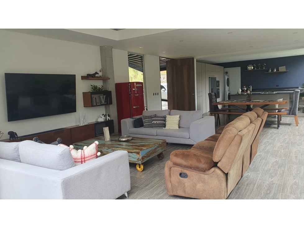 Casa Campestre en venta en Envigado, Loma del Escobero — foto 2