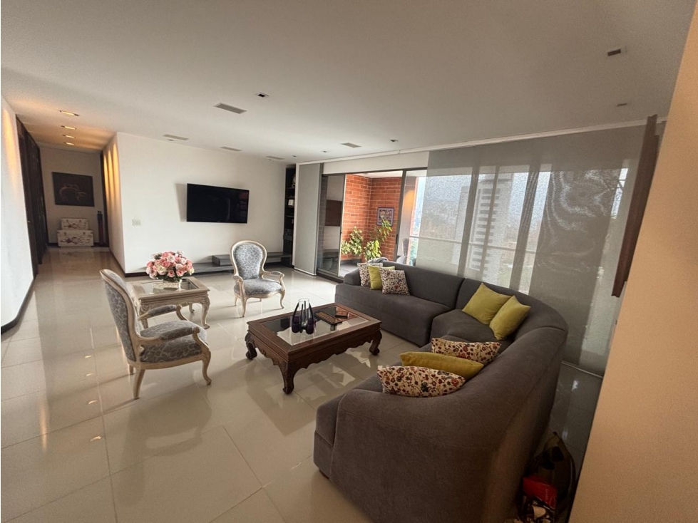 Apartamento en venta en el Poblado, Santa María De Los Ángeles. — foto 2