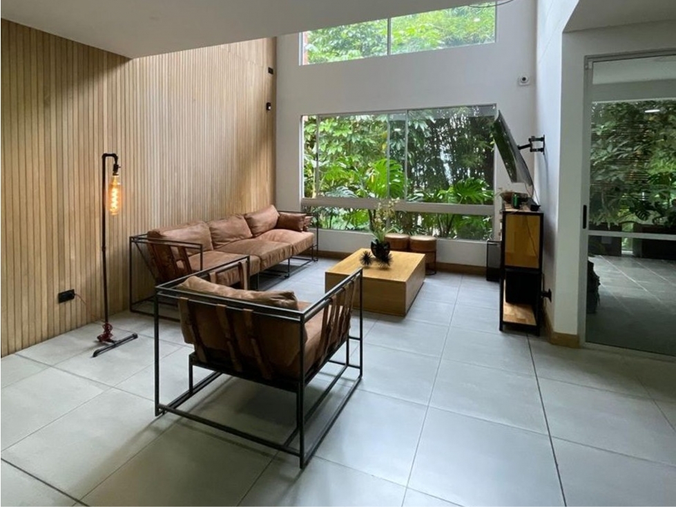 Casa en venta en Envigado, parte baja de la Loma del Escobero — foto 2