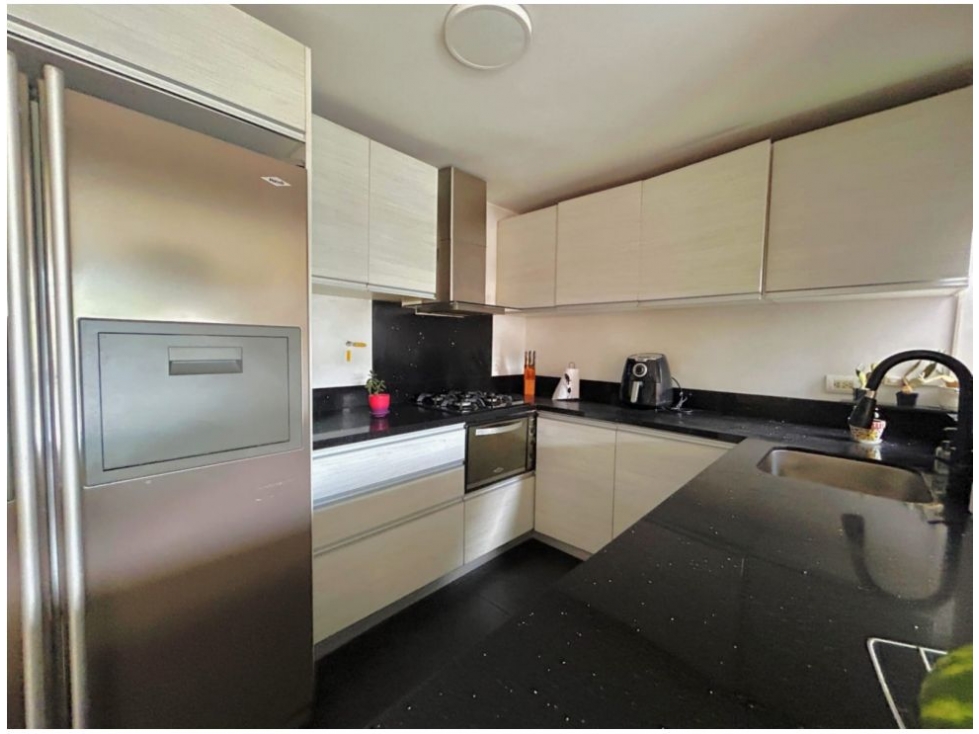 Venta de apartamento 95m2 en unidad cerrada Loma de los Bernal — foto 3