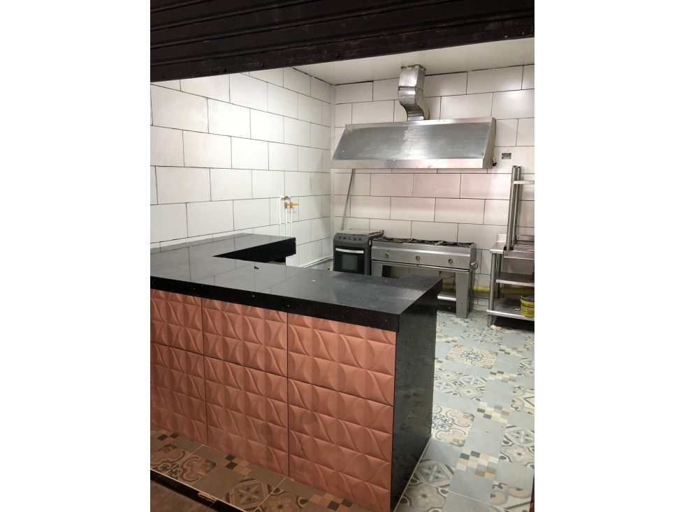 Se vende local en Centro Comercial la Torre Itagui