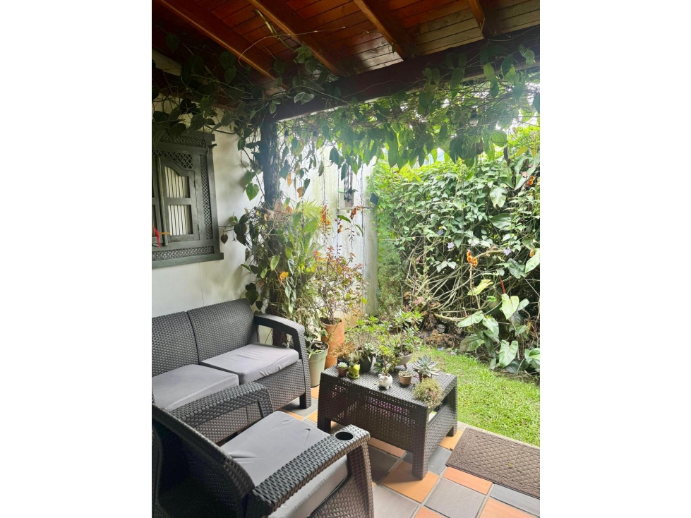 EXCELENTE CASA EN VENTA SECTOR TRANSVERSAL INTERMEDIA, ENVIGADO
