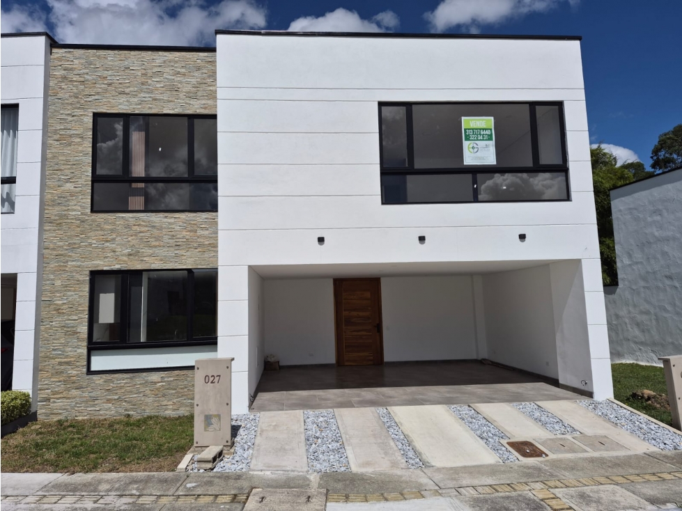 Se Vende Hermosa Casa Con Acabados de Lujo En Llanogrande 318mts. — foto 2