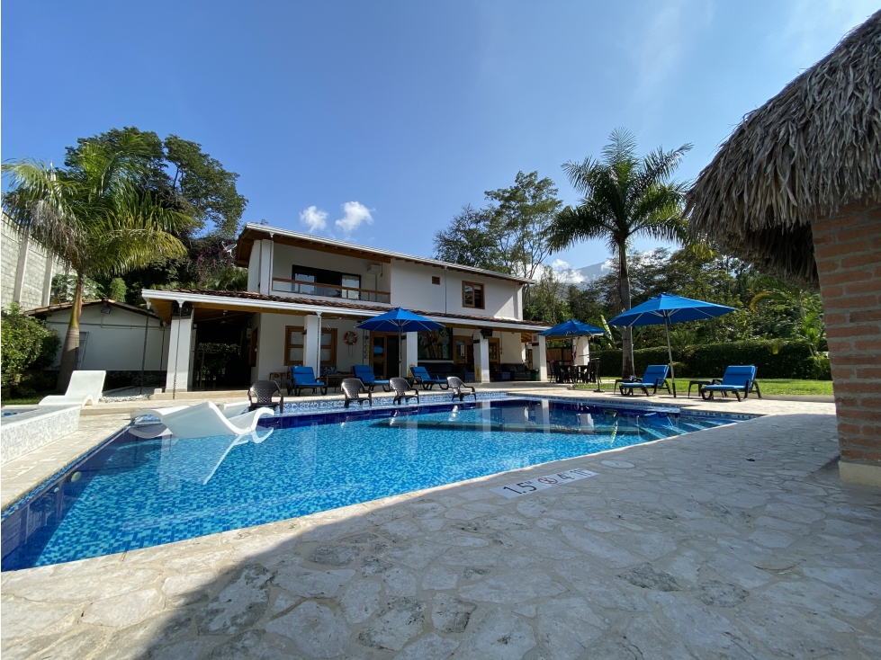 VENTA FINCA EN SAN JERÓNIMO A PUERTA CERRADA