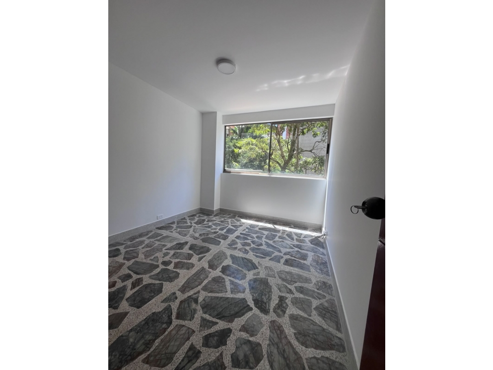 Se vende apartamento en El Poblado sector La Visitación — foto 3