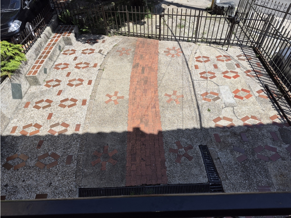 VENDO CASA 2DO PISO EN GIRARDOT-PARQUEADERO EN ANTEJARDÍN - 2