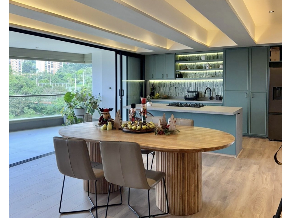 Apartamento Los Balsos remodelado, 4 alcobas con baño