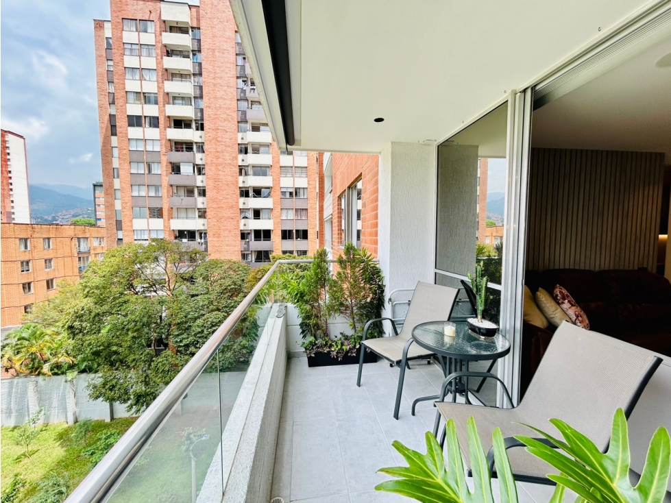 VENTA DE APARTAMENTO MODERNO EN LOS COLORES MEDELLÍN — foto 2