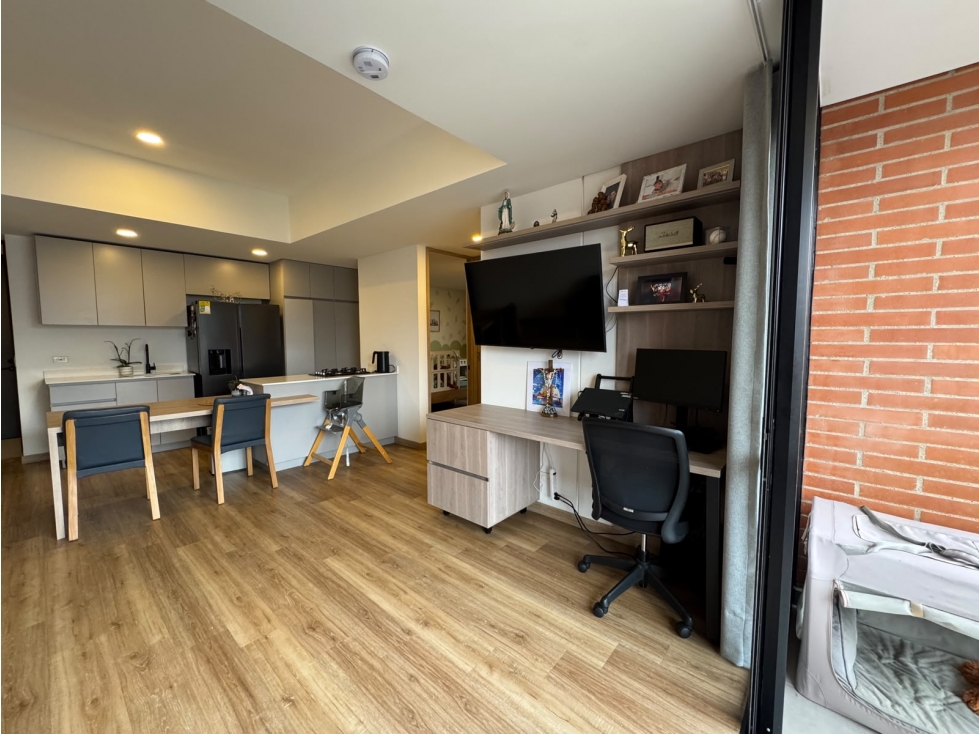 Venta de apartamento en la Loma del barro 67 mts, Envigado — foto 2