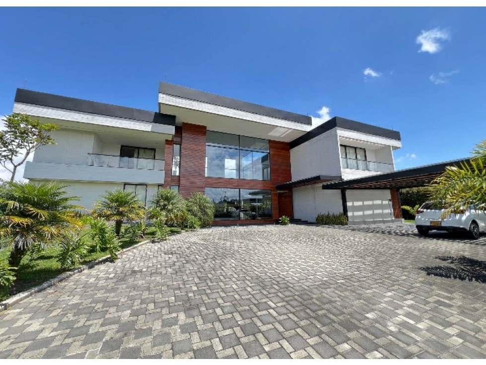CASA CAMPESTRE DE 800M2 EN RIONEGRO - LLANOGRANDE - ANTIOQUIA