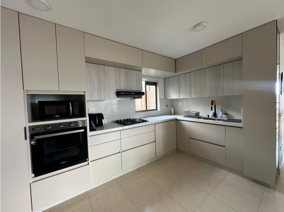 Se vende apartamento en El Poblado Loma El Tesoro — foto 5