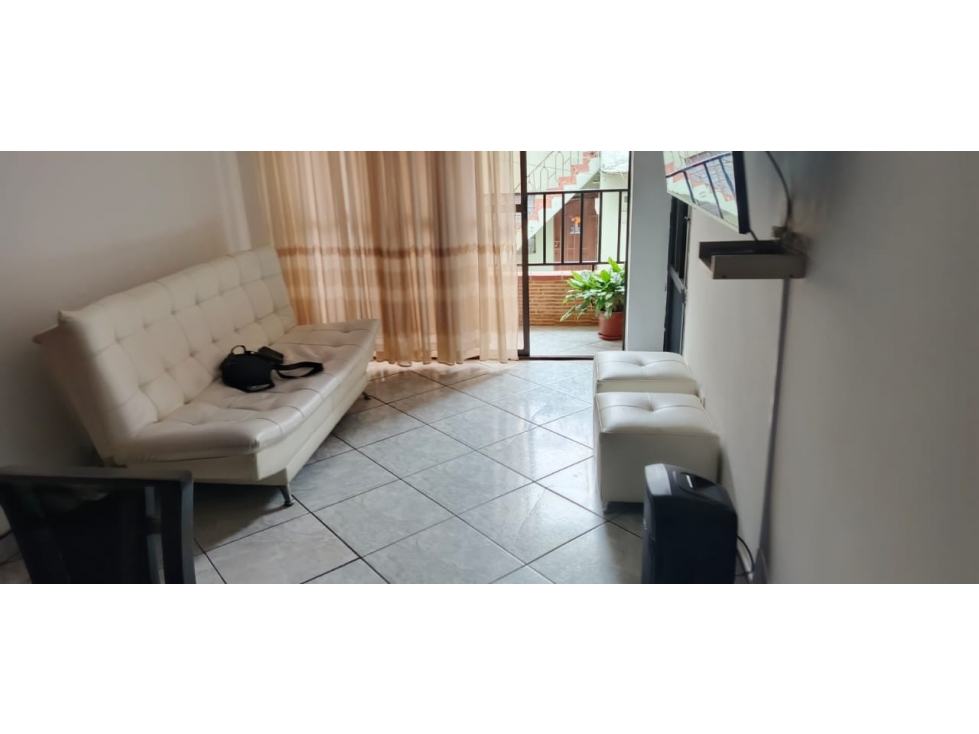 VENDO CASA PISO 2 EN EL 12 DE OCTUBRE (PARTE BAJA) | 67 m² APROX. — foto 4