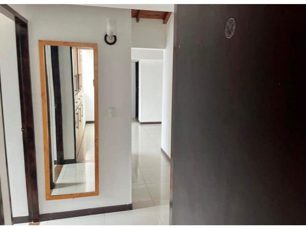 Apartamento en Venta en La Loma de los Bernal - Mall Gran via — foto 4