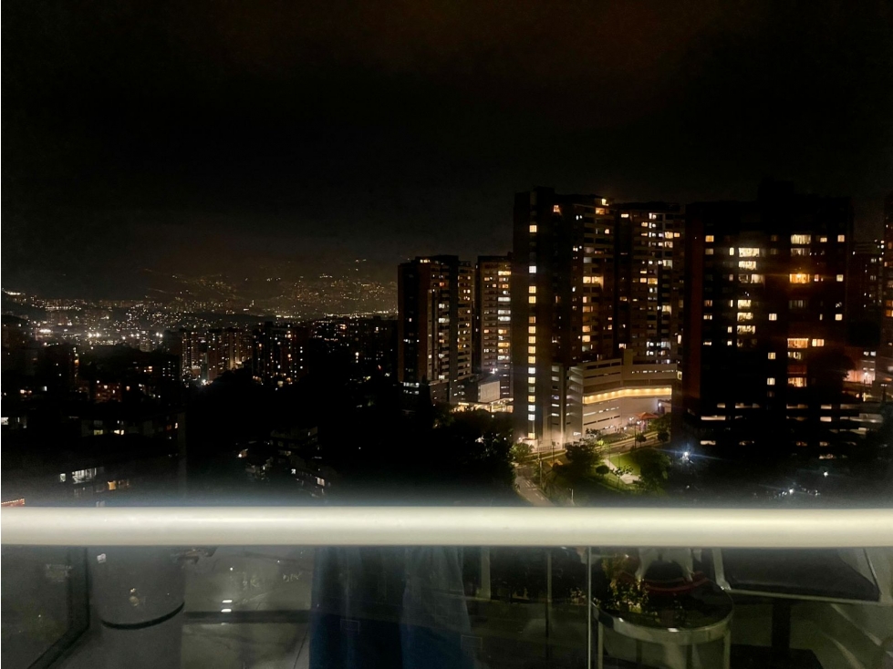 VENDO APARTAMENTO LOMA DEL CHOCHO PISO ALTO - 1