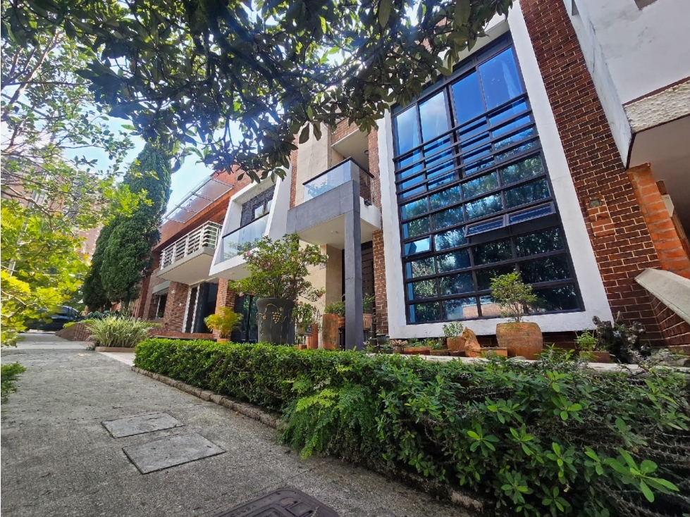 Hermosa Casa En Venta En Sabaneta Loma de San Jose 256mts - 2