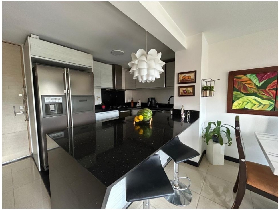 Venta de apartamento 95m2 en unidad cerrada Loma de los Bernal — foto 2