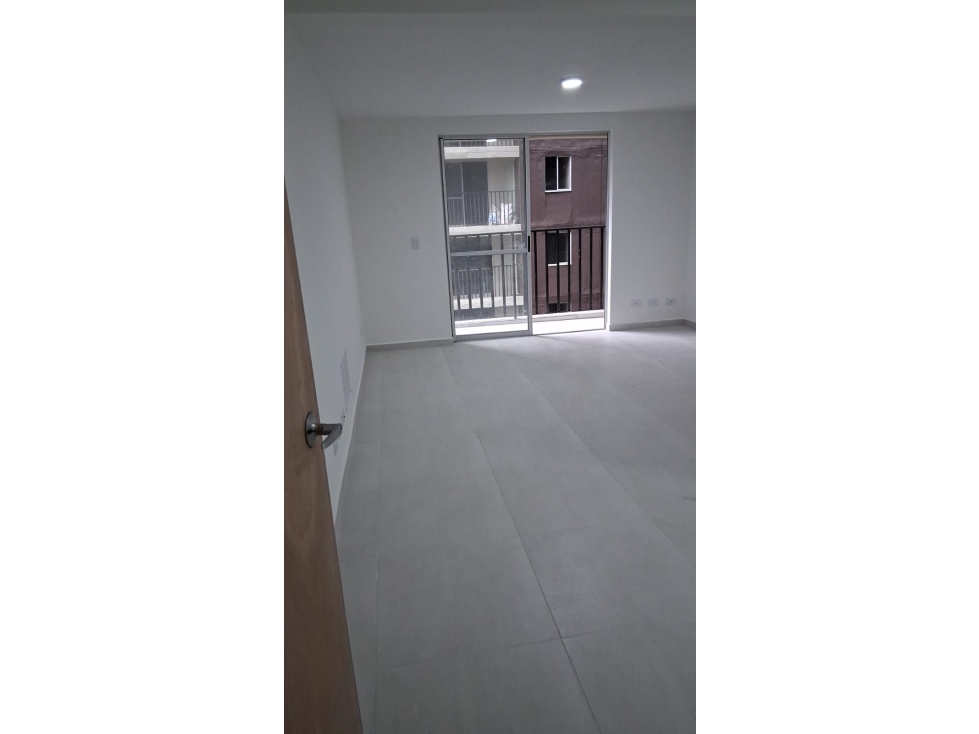 VENTA APARTAMENTO 55mts2. OBRA BLANCA. Sabaneta (con colega)