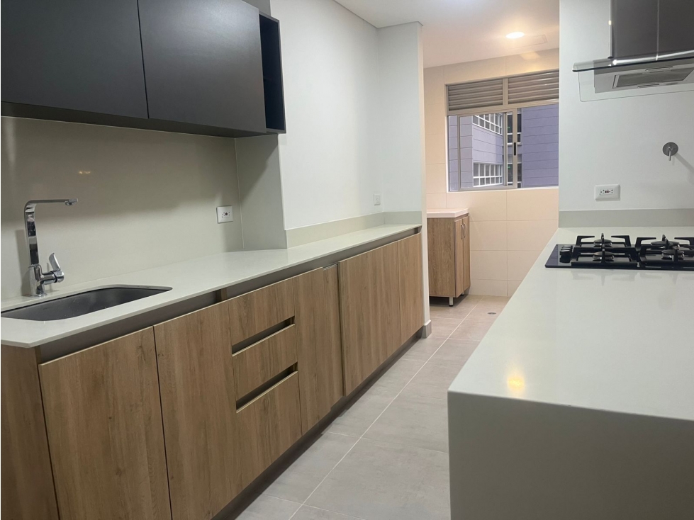 Venta apartamento 105m2 piso 12 con parqueadero en Ciudad del Río — foto 2