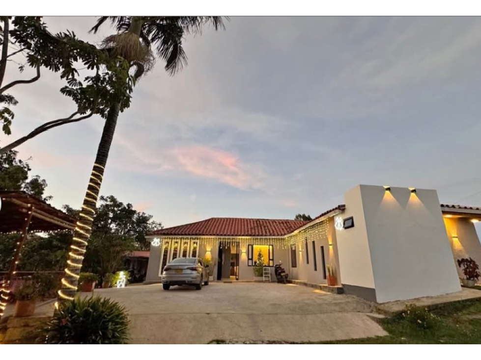 CASA CAMPESTRE EN CARMEN DEL VIBORAL - CANADA - ANTIOQUIA
