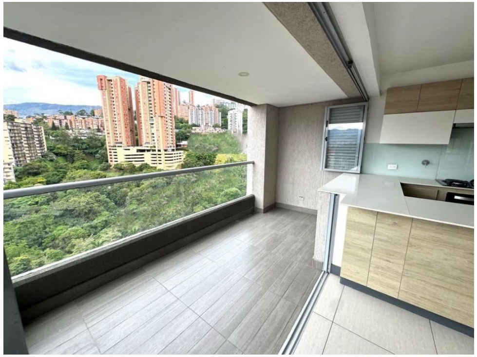 VENTA DE APARTAMENTO EN EL POBLADO SECTOR LOMA DE SAN JULIÁN — foto 4