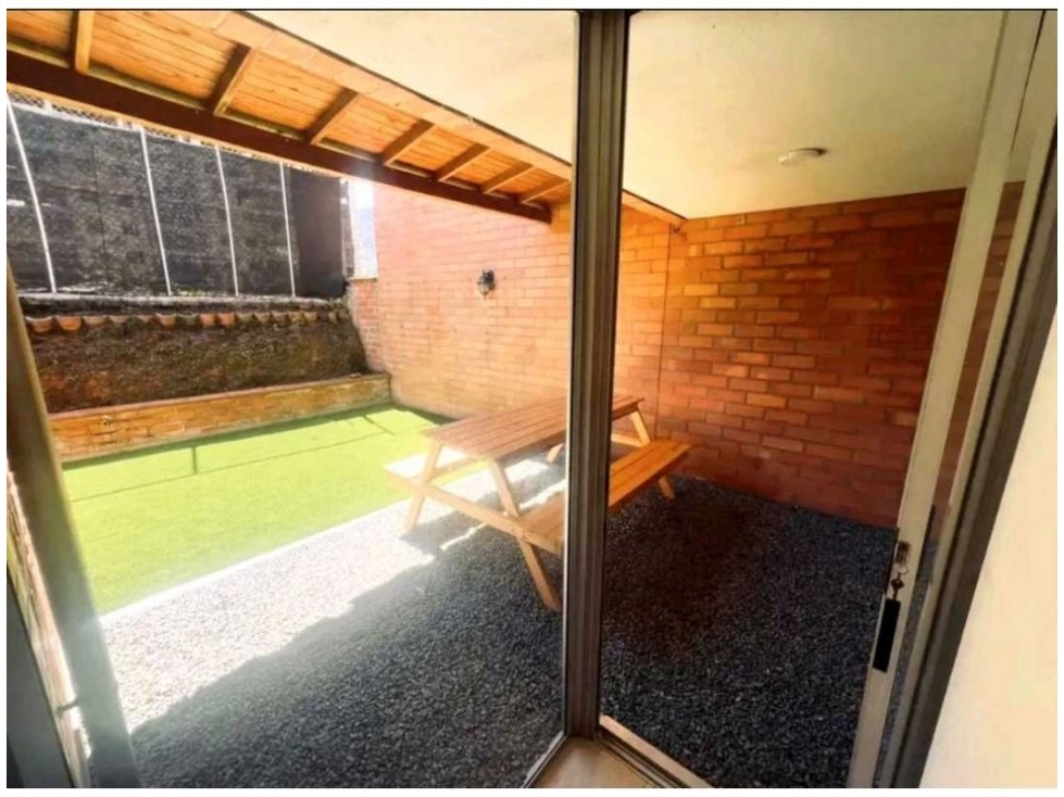 VENDO CASA UNIFAMILIAR PARA REFORMA LA ESTRELLA-SURAMÉRICA