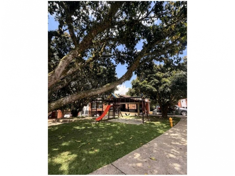 Casa en Venta en Envigado / La Sebastiana — foto 2