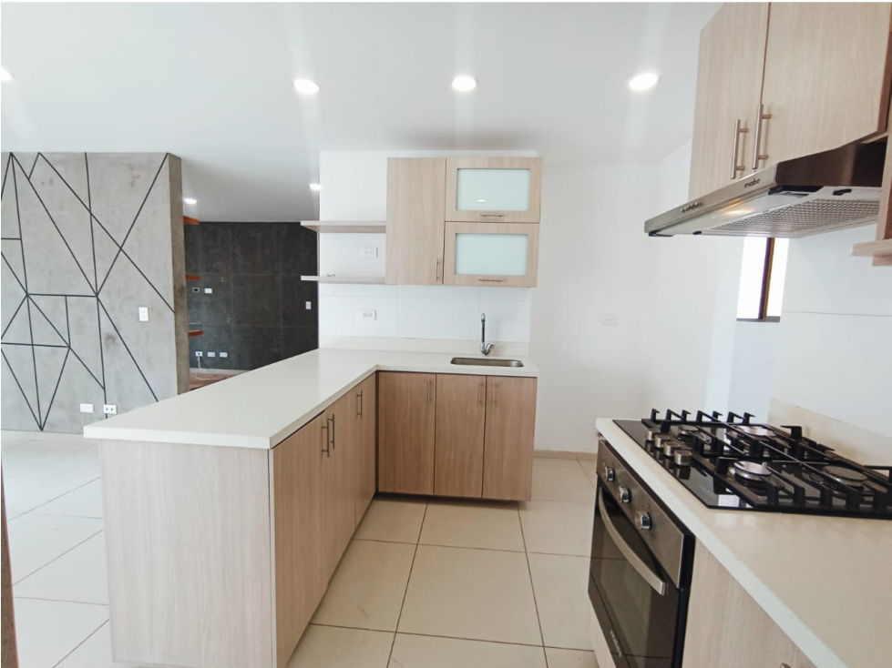 VENDO HERMOSO APARTAMENTO EN SABANETA, SECTOR SAN JOSE