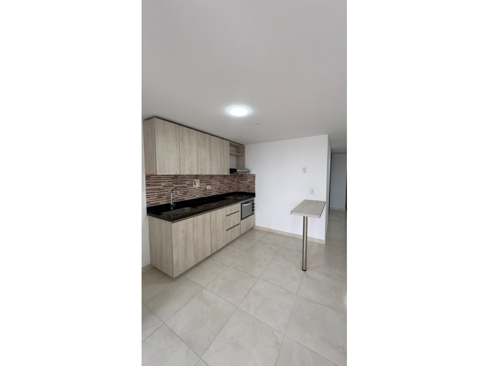 Venta de Apartamento 81m2 con parqueadero en Urbanización, Sabaneta — foto 3