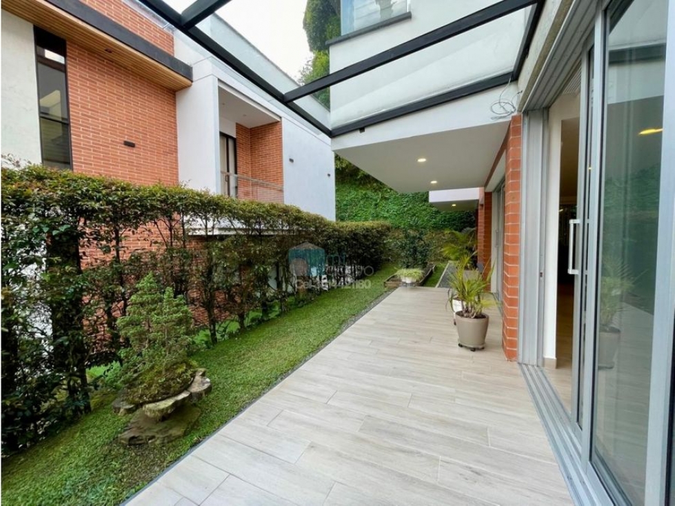 VENTA CASA EN SABANETA COLINAS DE SAN REMO
